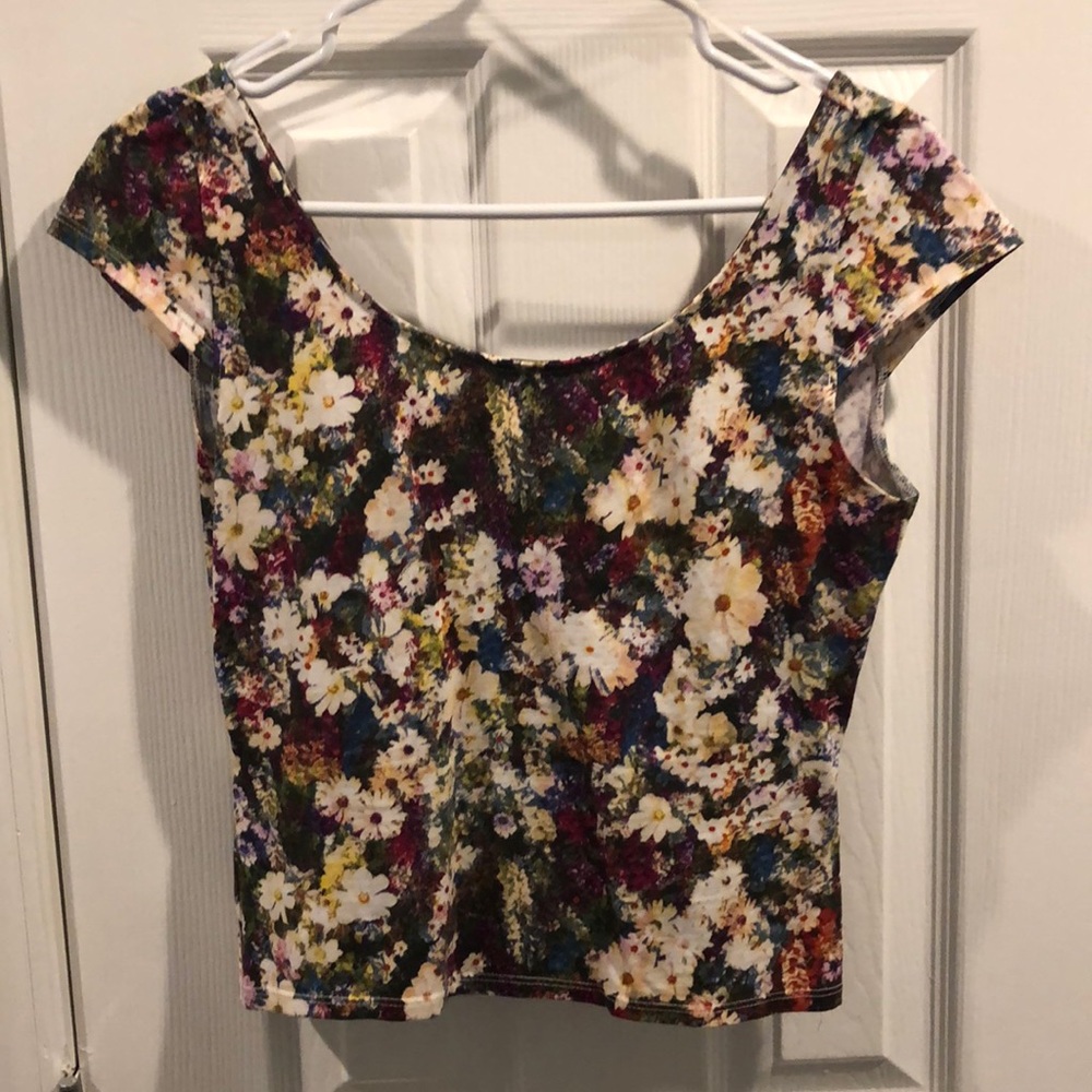 Guess top